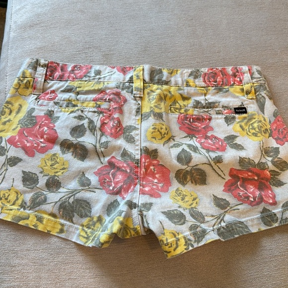 Hurley Denim Shorts Red Yellow Rose Flower Print - Picture 5 of 8